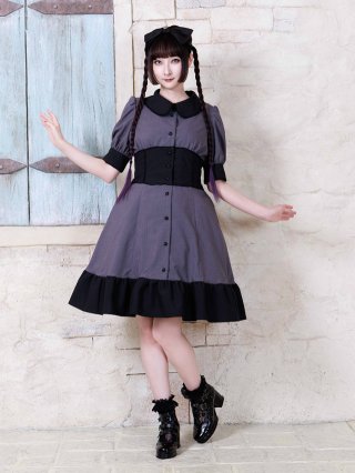 A Gothic & Lolita style of fashion in Japan. 