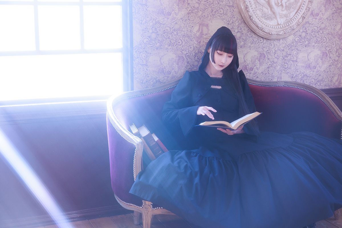 A Gothic & Lolita style of fashion in Japan. 