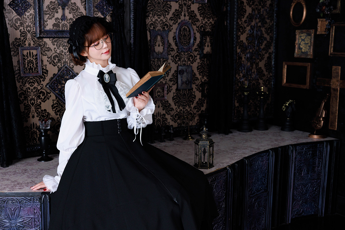 A Gothic & Lolita style of fashion in Japan. 